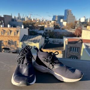 Fabletics Navy Blue Brentwood Performance Sneakers Size 7 gym running jogging